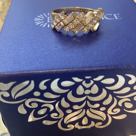 New in box Swarovski Crystal multi stone ring - Picture 9 of 9